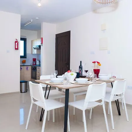 דירה Kyklades 3 Bedroom פרוטאראס