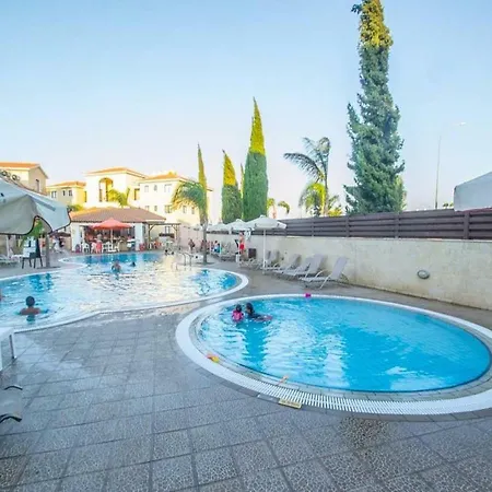 Kyklades 3 Bedroom Apartment